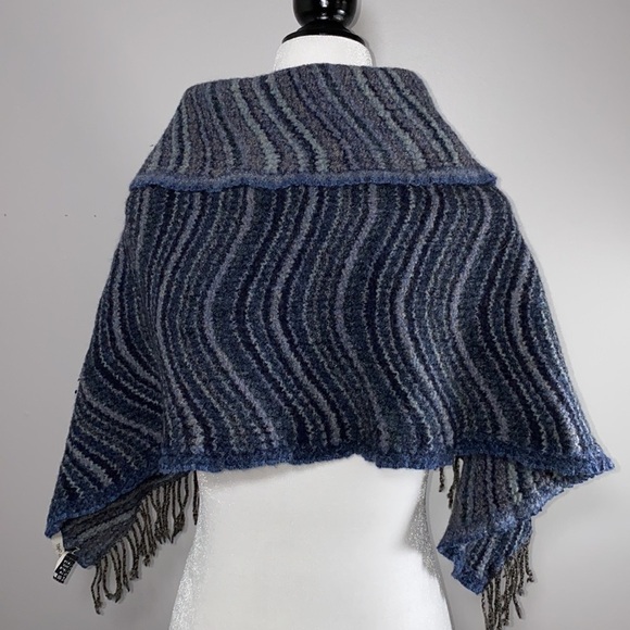 Gerard Darel Wool Scarf Shawl Short Wavy Blue Ruffled - Picture 10 of 14